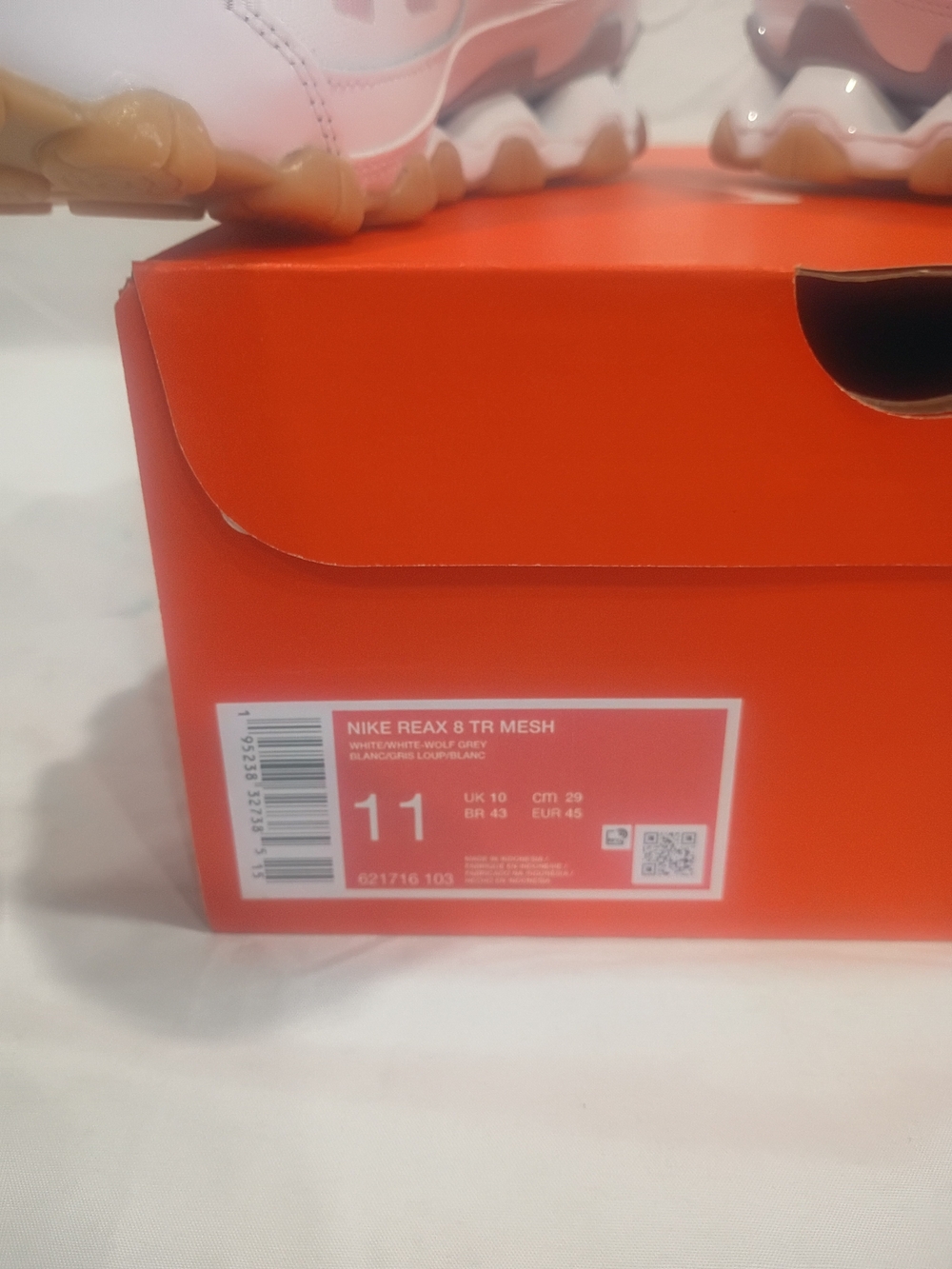 Nike Reax 8 TR Mesh Shoes in White and Gum